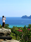 จุดชมทิวทัศน์เวิ้งอ่าวคู่ (ต้นไทร-โล๊ะดาลัม) เกาะพีพีดอน หมู่เกาะพีพี จ.กระบี่ 